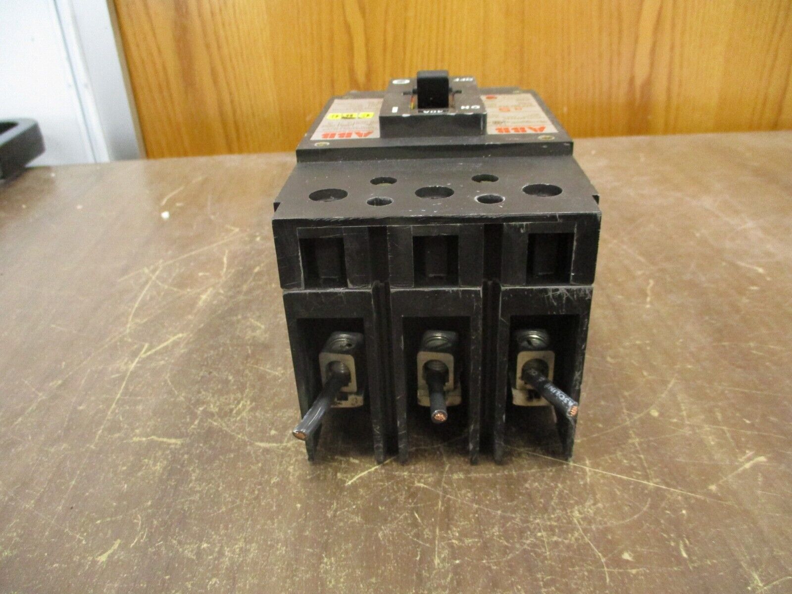 ABB Circuit Breaker ESB43040 40A 480V 3P Used