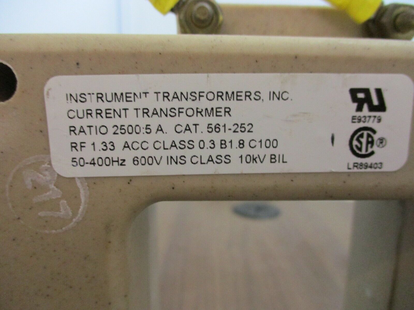 Instrument Transformers Current Transformer 561-252 Ratio 2500:5A 600V 50-400 Hz