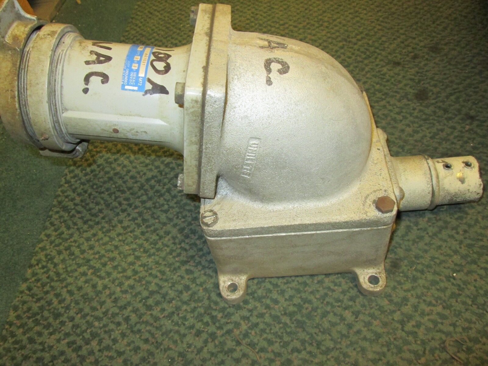 Crouse-Hinds Receptacle w/ Base AR1031 100A 600V 3W 3P w/ Lid Used