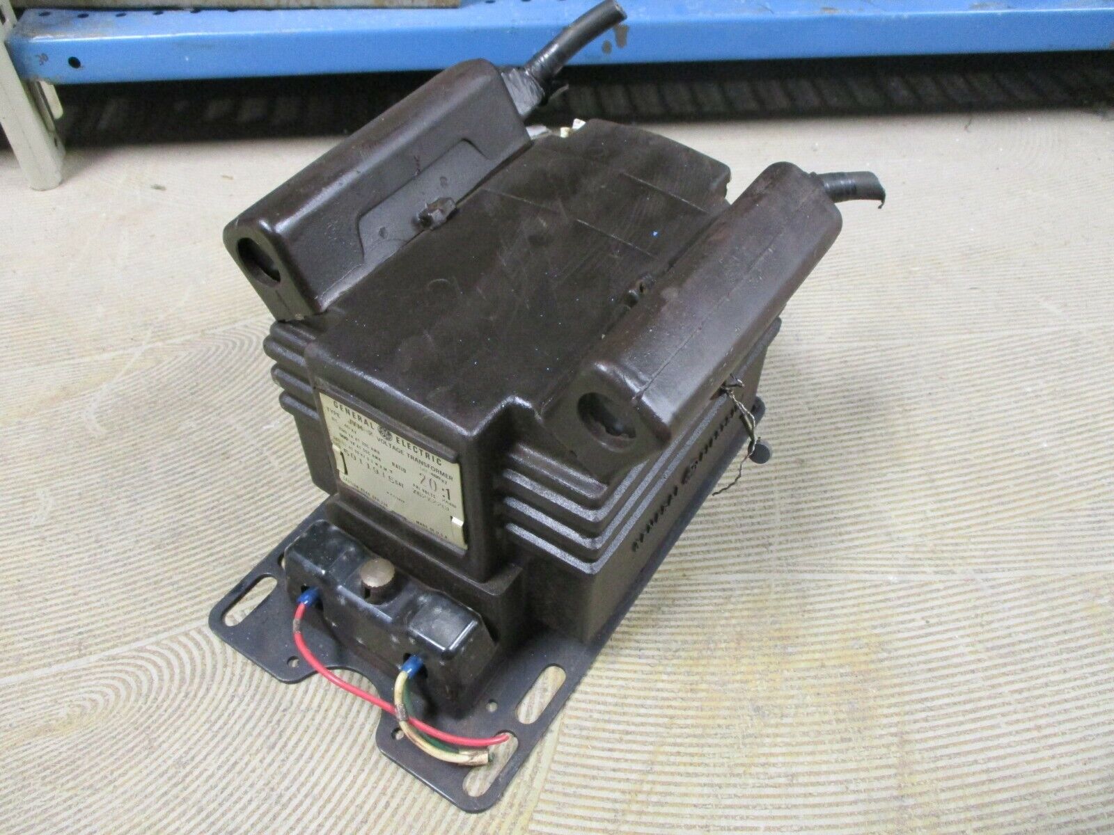 GE Type JVM-2 Voltage Transformer 762X22G1 Pri 2400V Ratio 20:1 45KV BIL Used