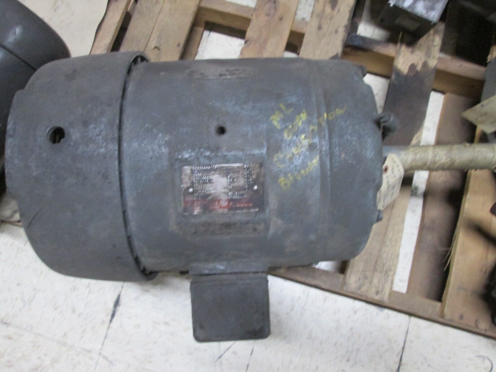 GE Energy Saver Severe Duty Motor 5KS256SN112 15HP 3555RPM 38.2/19.1A 3Ph Used