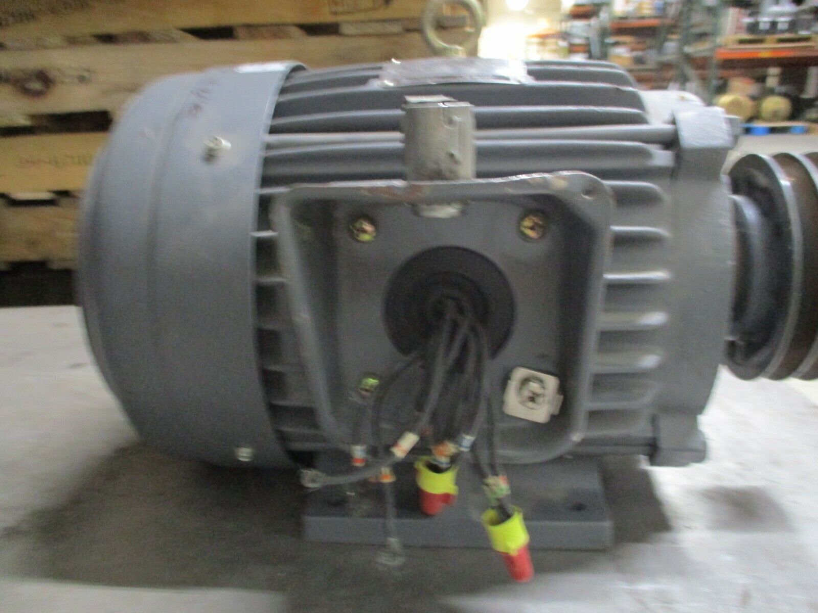 GE AC Motor 5KE213BC205A 7.5HP 1800RPM FR:213T ENCL:TE 230/460V 18.2/9.1A Used