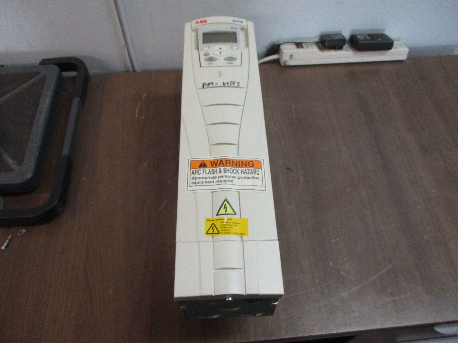 ABB ACH550 AC Drive ACH550-UH-024A-2 7.5HP w/ Keypad Used