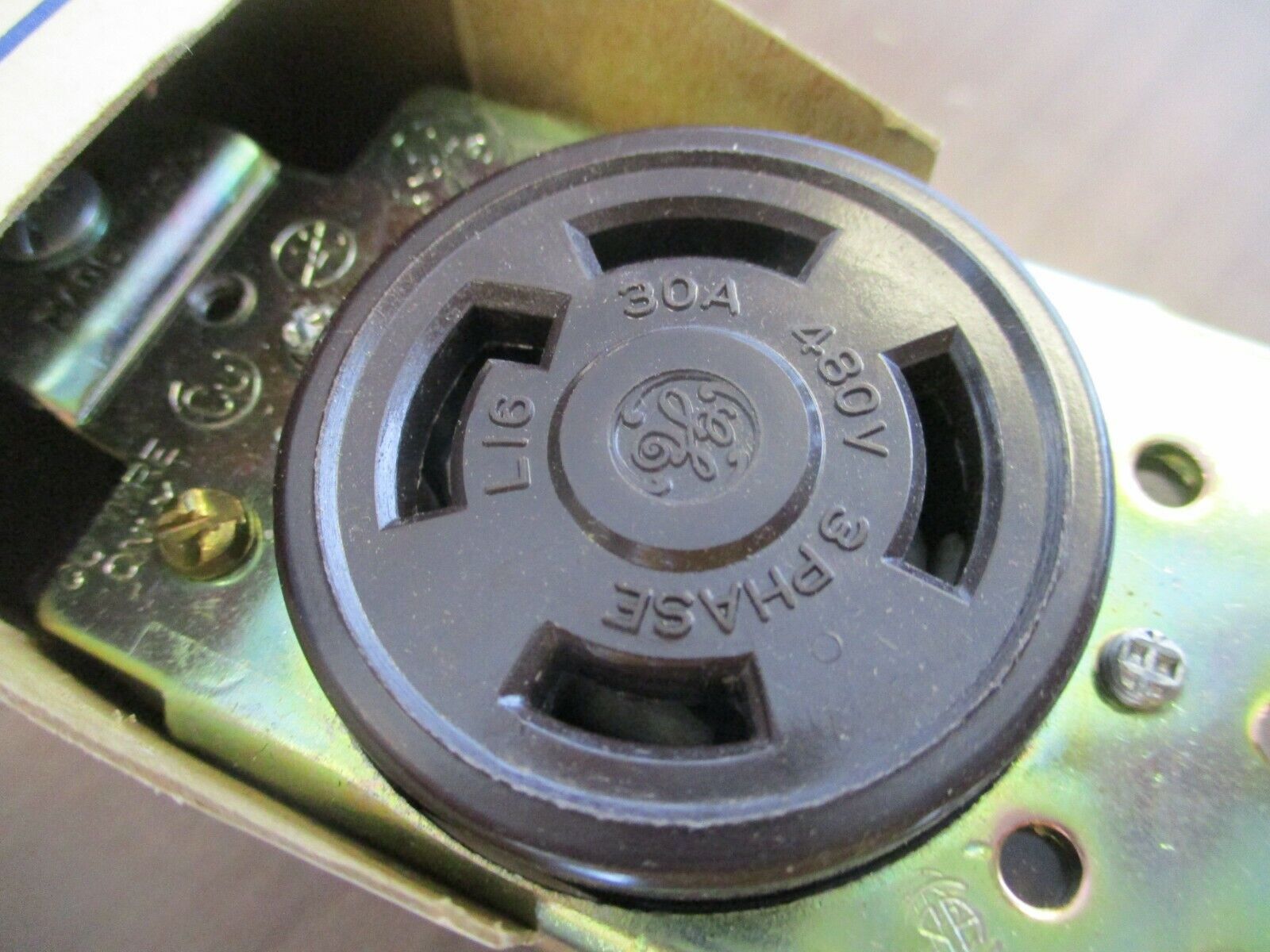 GE Locking Receptacle GL 1630 30A 480V 3P 4W Brown New Surplus