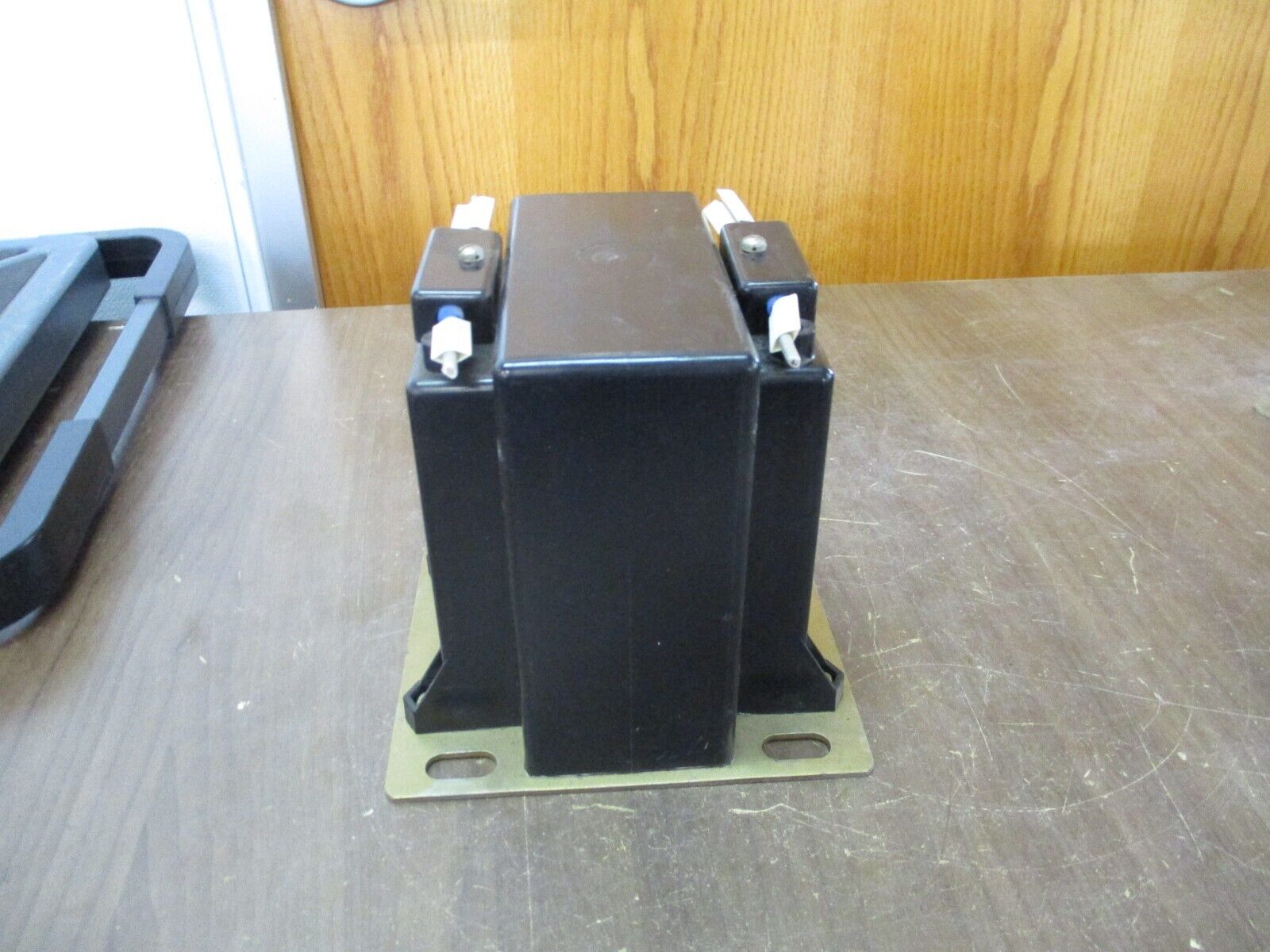 Cutler-Hammer Potential Transformer 456-288 Pri: 288V Ratio 2.4:1 500VA 60Hz