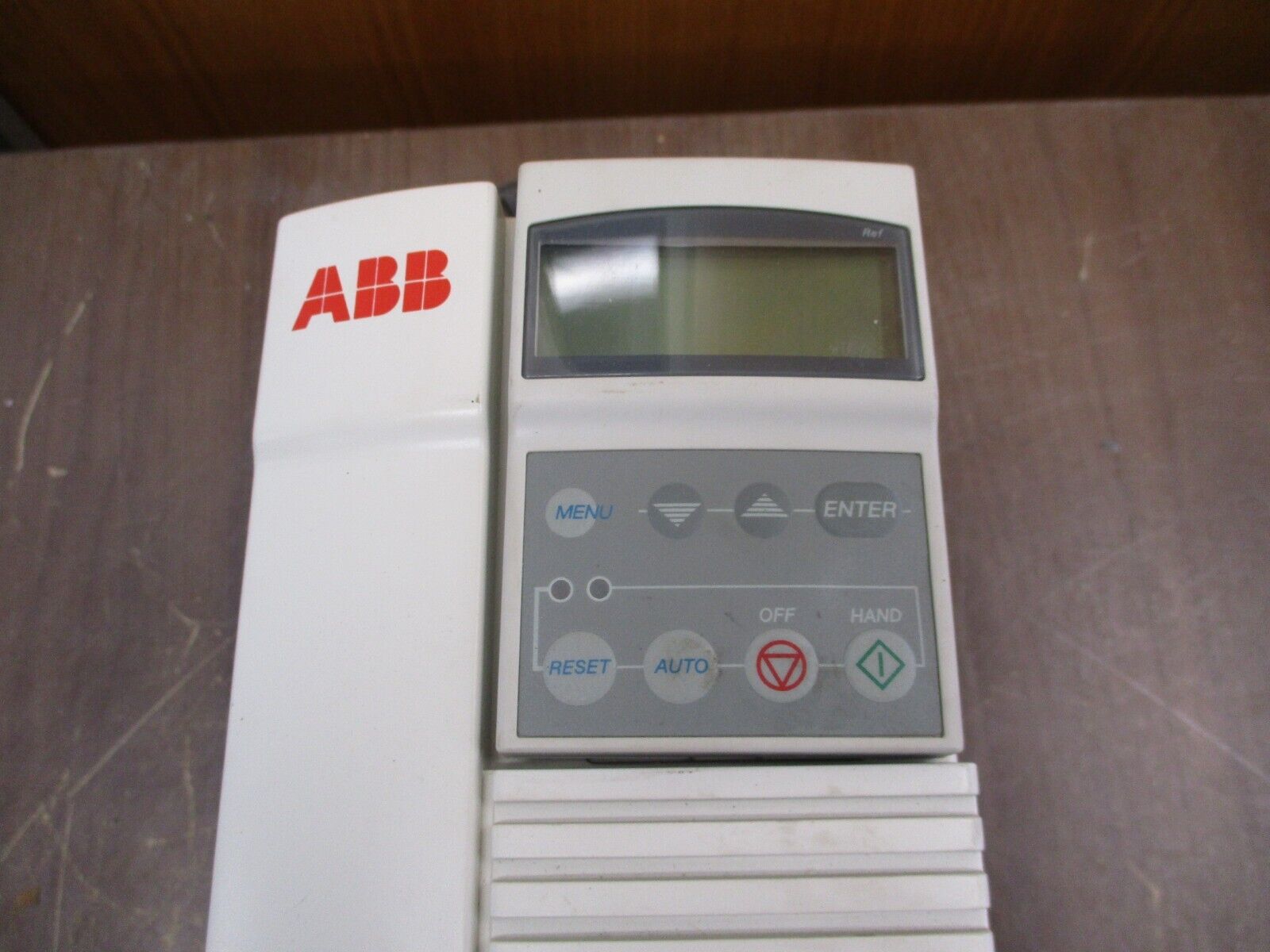 ABB ACH401 AC Drive ACH401600532 5HP 3Ph w/ Keypad *Broken Keypad Mounting Clip*