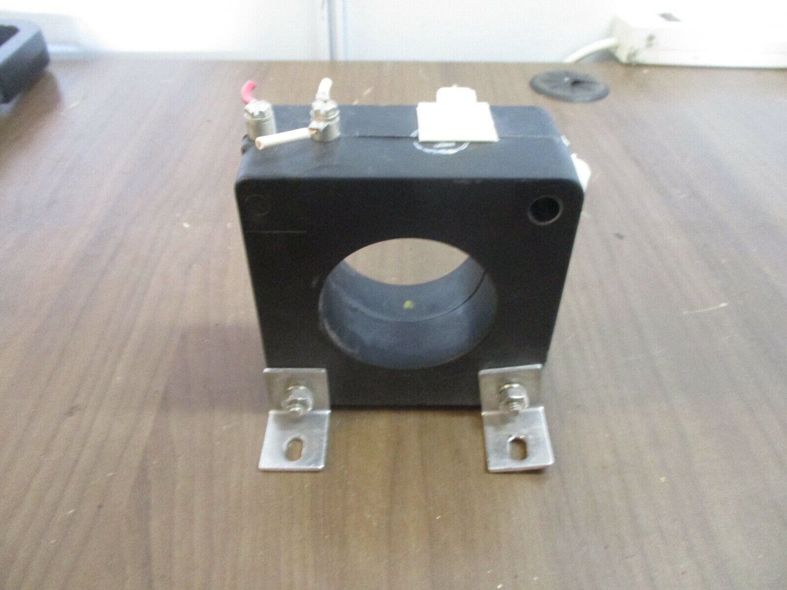 Square D Current Transformer 180R-801 Ratio 800:5A 600V 25-400Hz 10kV BIL Used