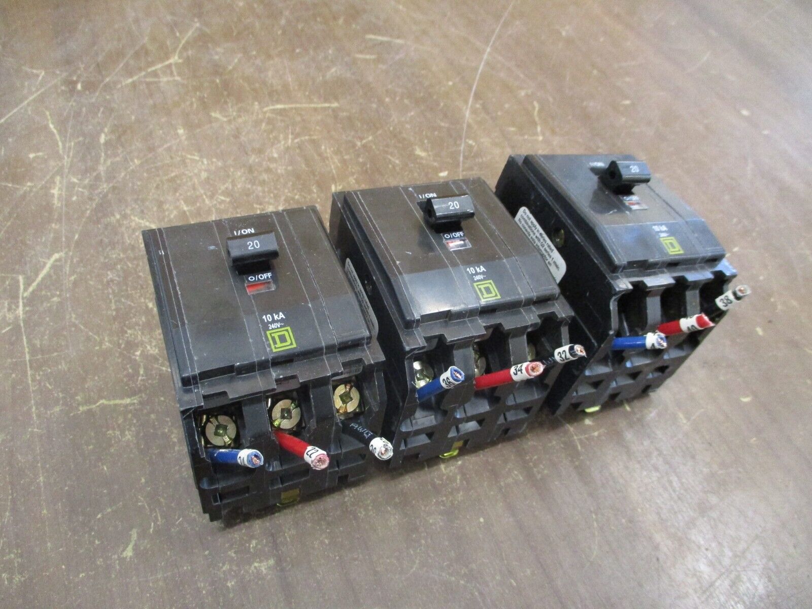 Square D Circuit Breaker QOB320 20A 240V 3P *Lot of 3* *Broken Corner* Used