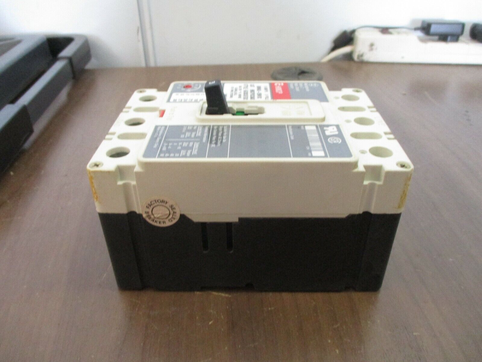 Westinghouse Circuit Breaker HMCP003A0C 3A 600V 3P Used