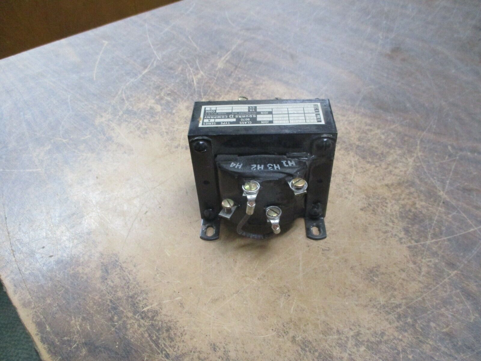 Square D Transformer 9070 E02 Ser. A 100VA Pri: 240/480V Sec: 24V Used