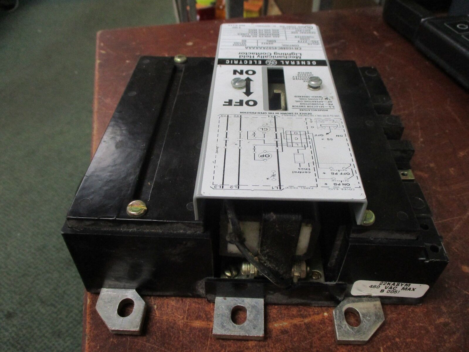 GE Mechanically Held Lighting Contactor CR160MC4582AAAAAA 60A 600V Used