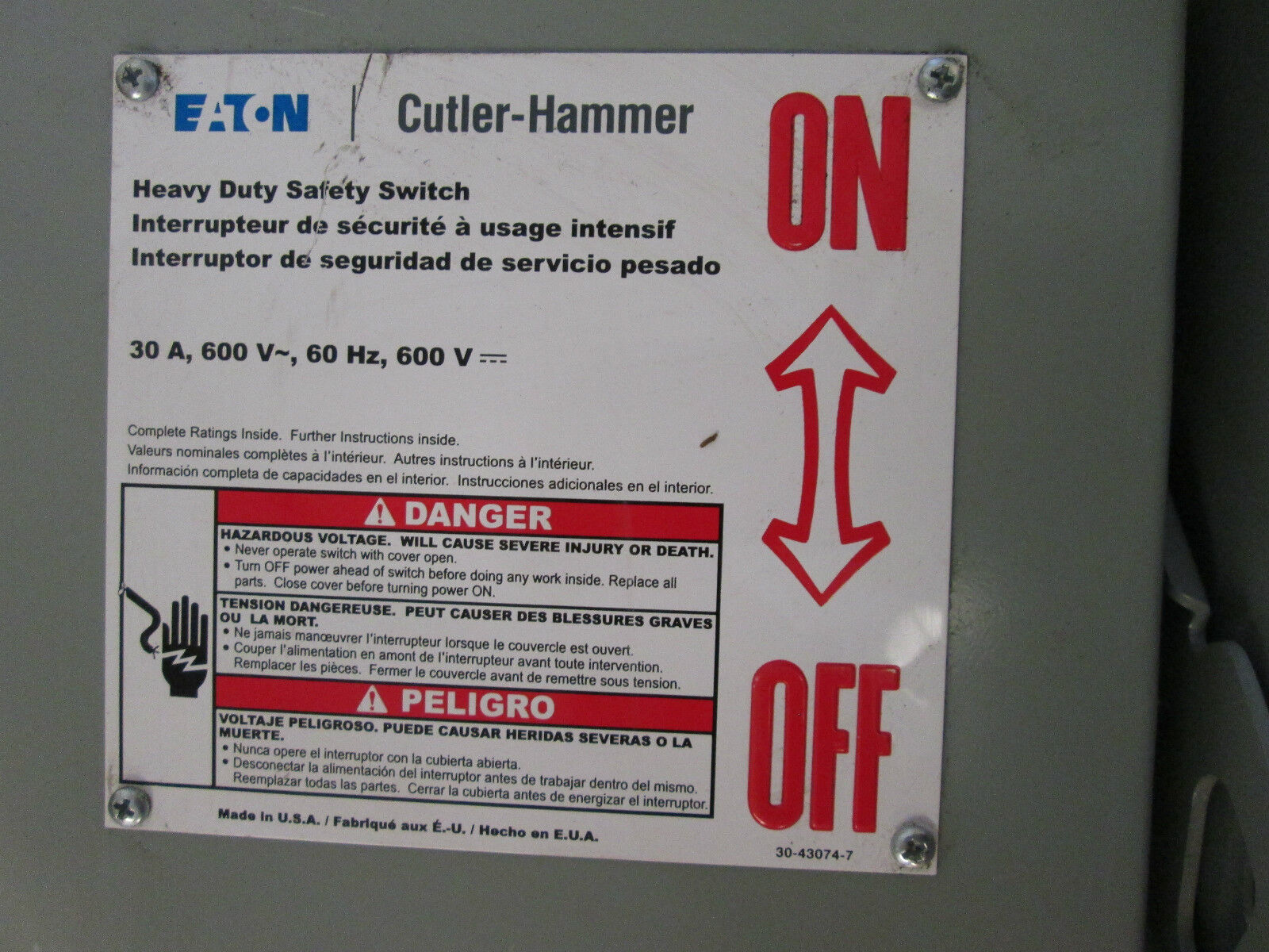 Cutler-Hammer 3R Fusible Safety Switch DH261NRK2ILSL 30A 600V 2P New Surplus