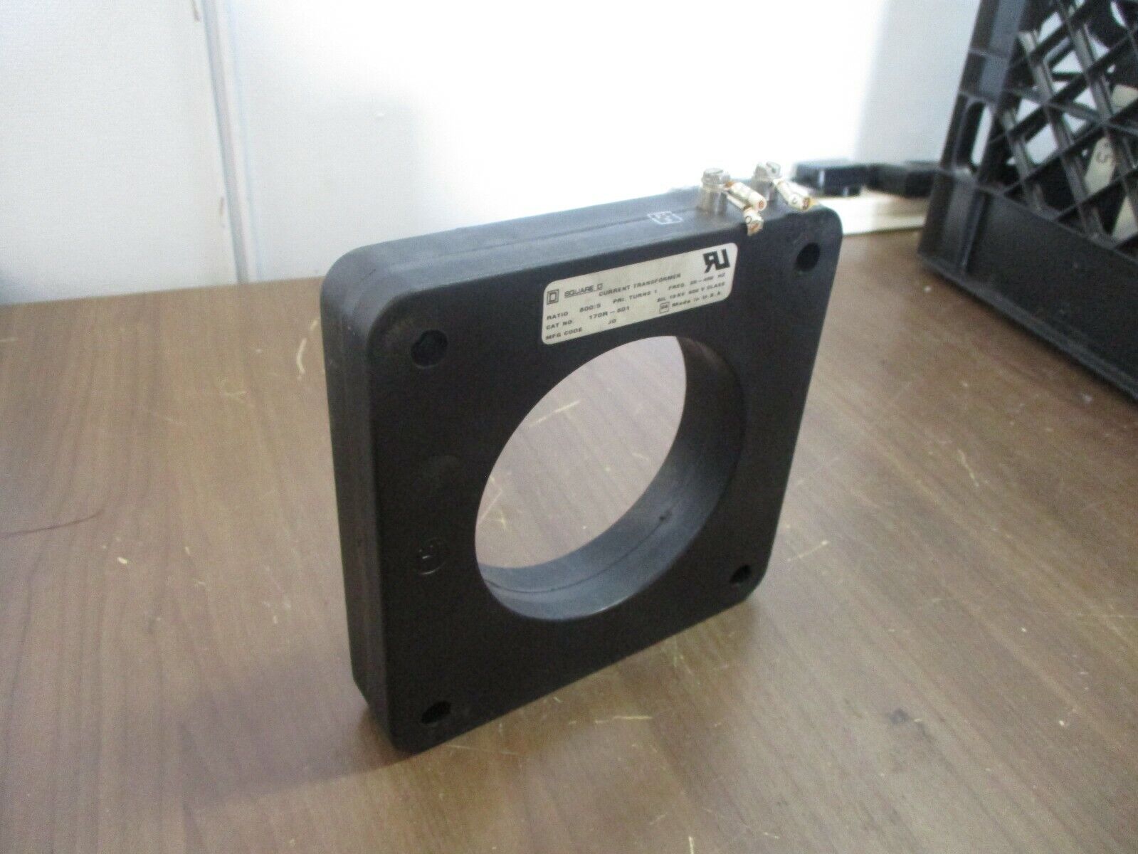 Square D Current Transformer 170R-801 Ratio 800:5A 600V 25-400Hz 10kV BIL Used