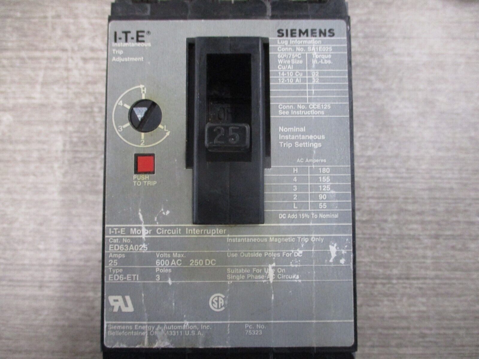 Siemens Circuit Breaker ED63A025 25A 600V 3P Used