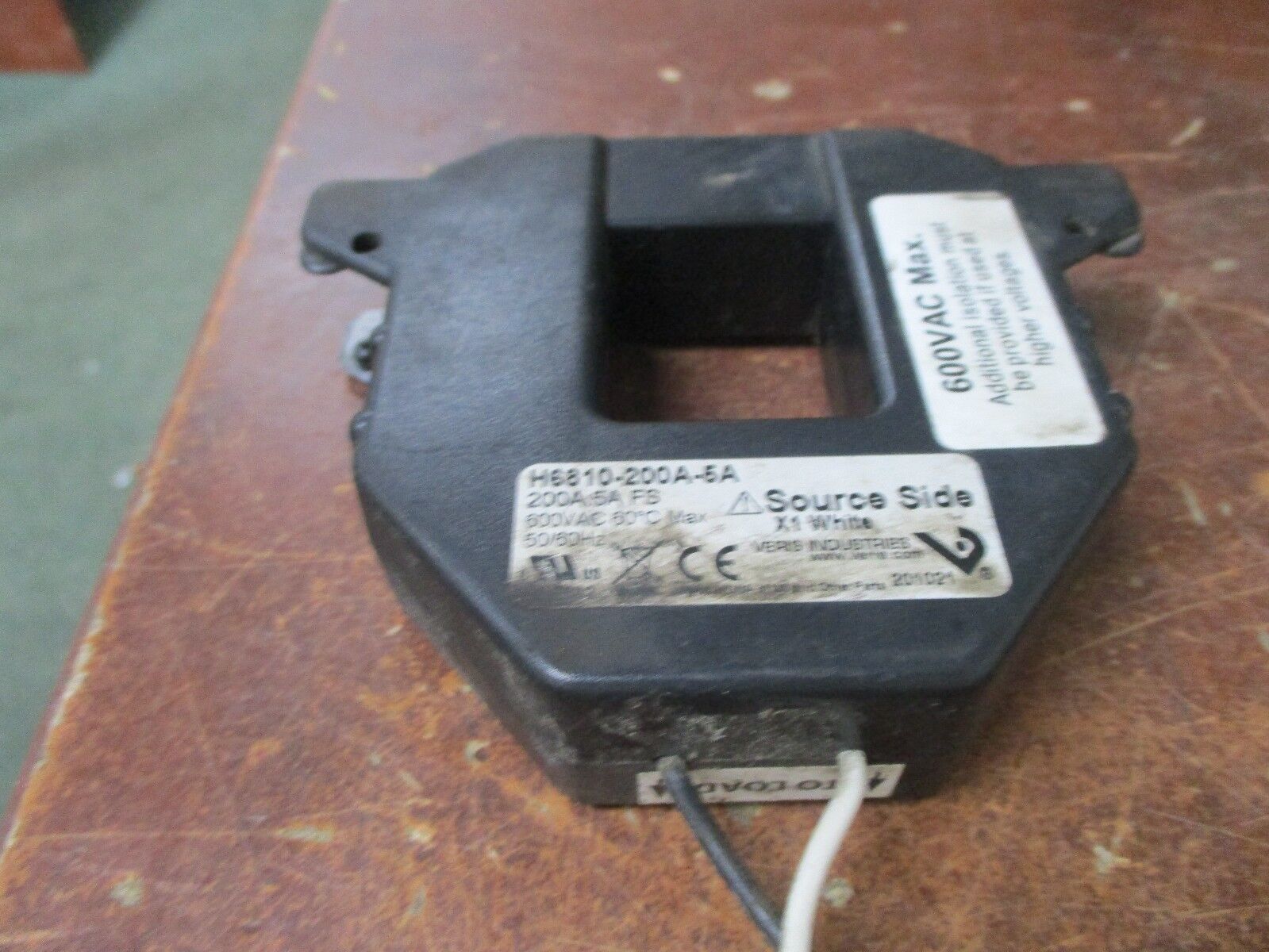 Veris Current Transformer H6810-200A-5A Ratio: 200:5A 600V 50/60Hz Used