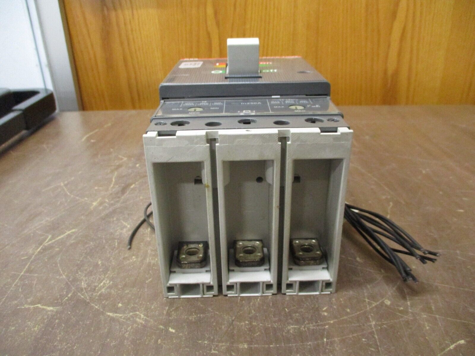 ABB SACE Tmax Circuit Breaker T4N 250 250A 600V Used