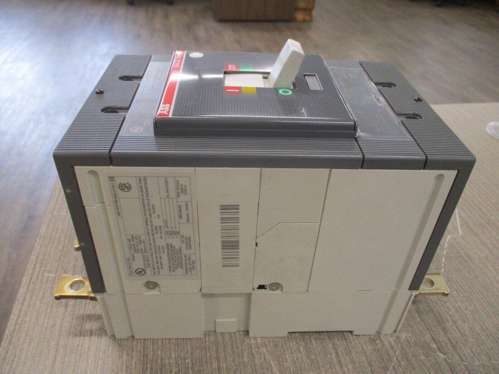 ABB SACE Tmax Circuit Breaker T5H-D400 400A 600V 3P Used