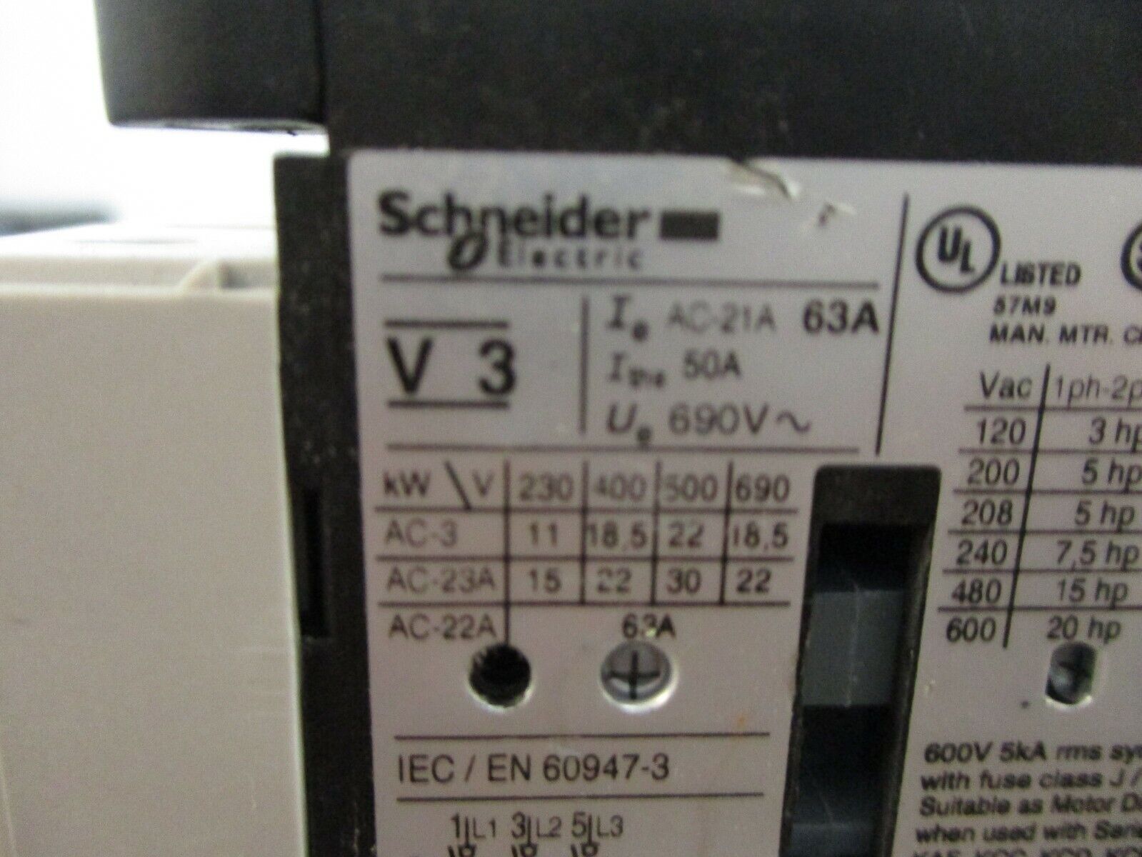 Schneider Electric Disconnect Switch V3 30HP 600V Used