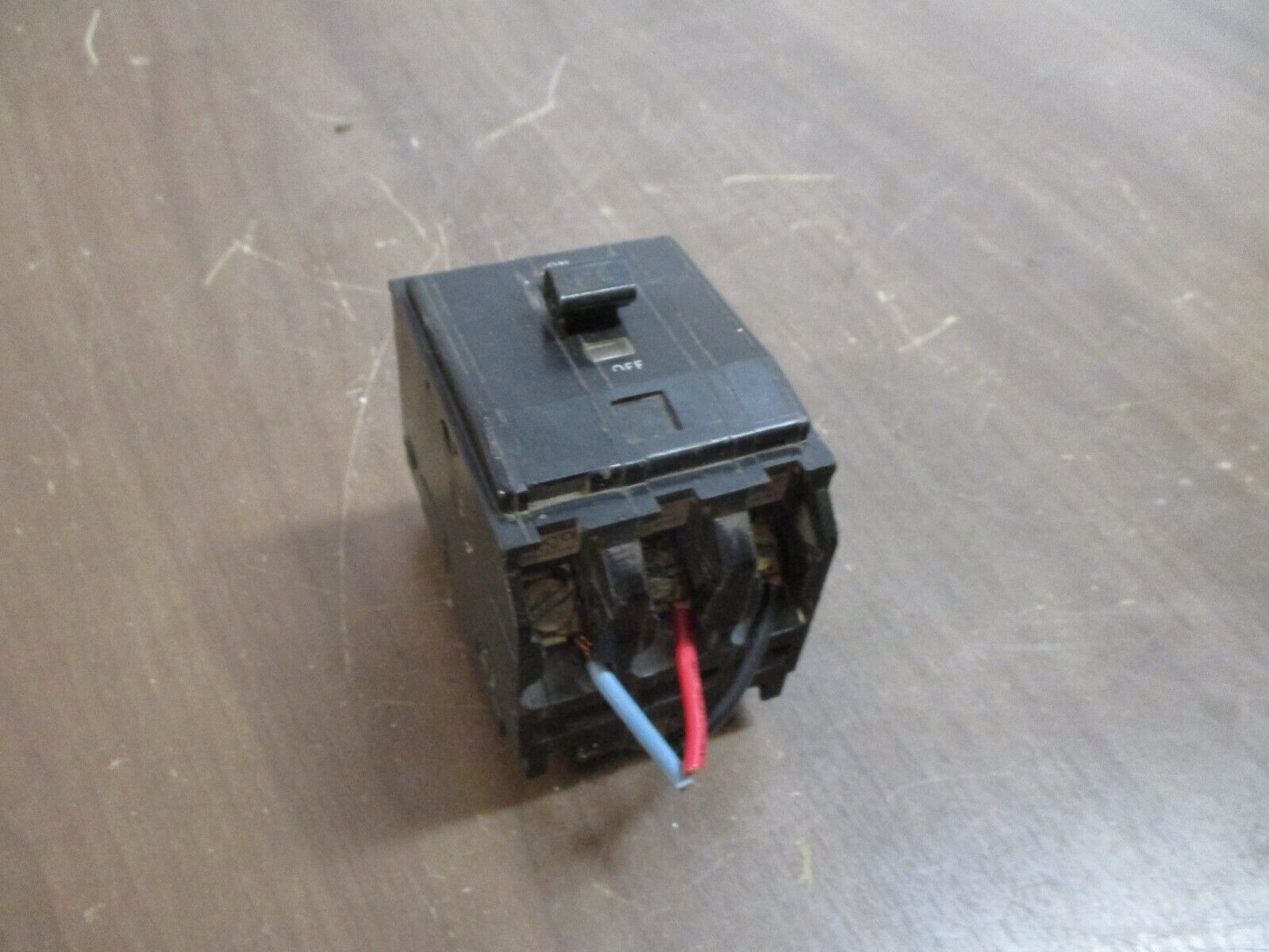 Square D Clip-On Circuit Breaker QO320 20A 240V 3P Used