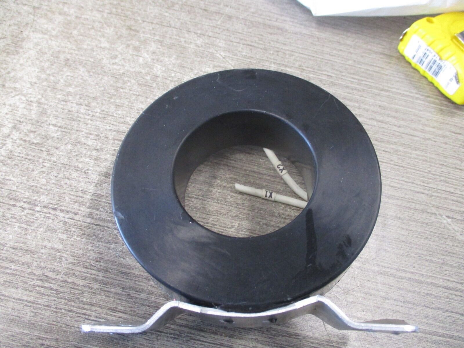 WICC Current Transformer MW0130-1-L24 Ratio 350:1A 600V 50-400Hz 10kV BIL Used