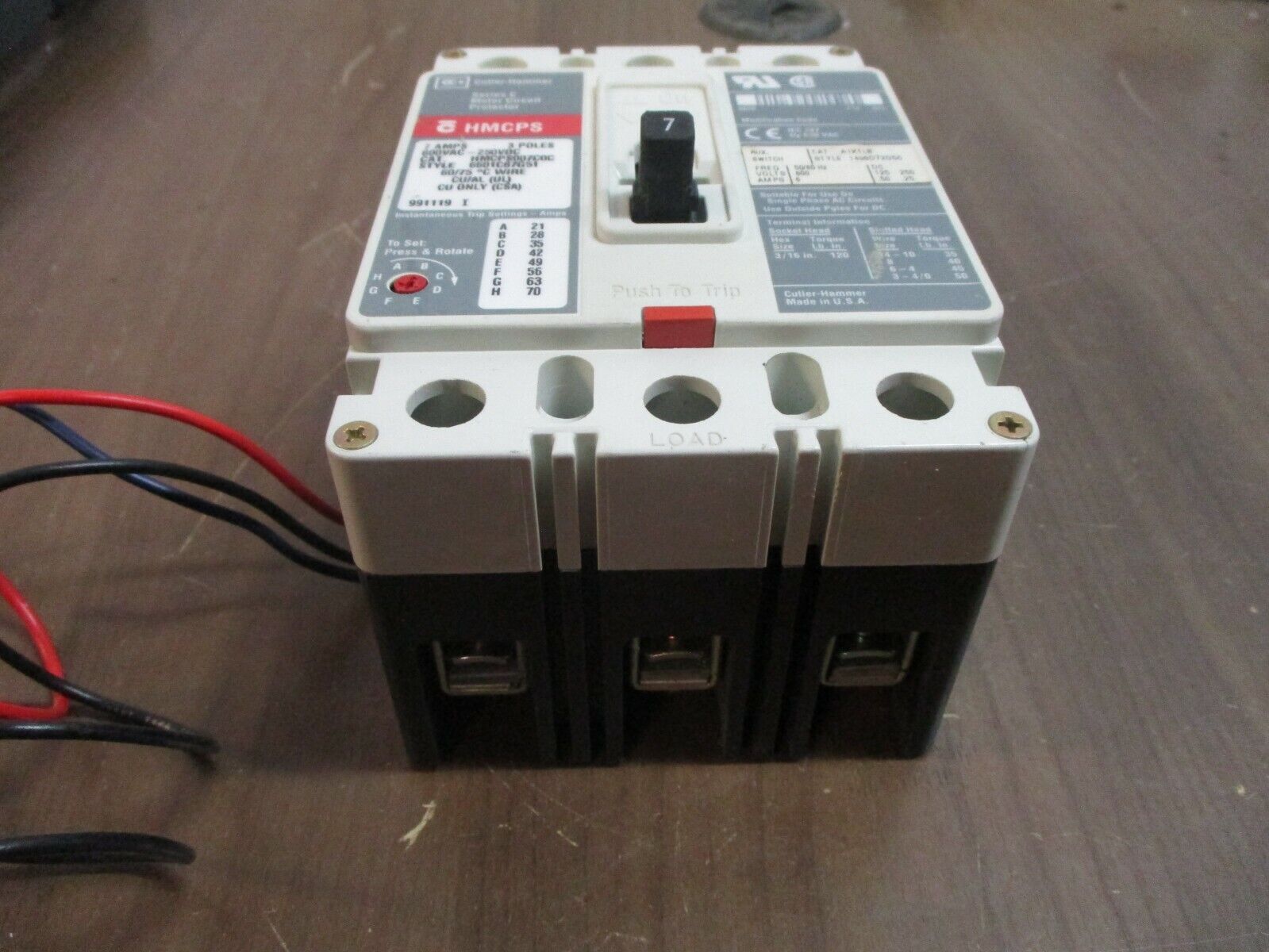 Cutler-Hammer Circuit Breaker w/ Aux HMCPS007C0C 7A 600V 3P Used