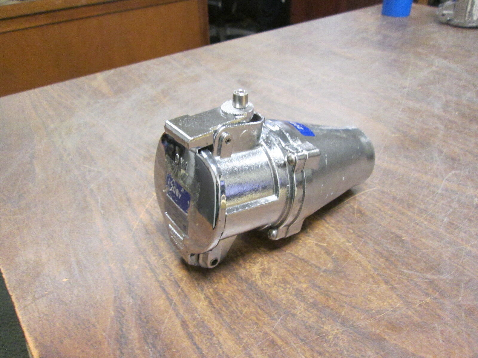 Meltic Receptacle DN 30A 208V 30A Used