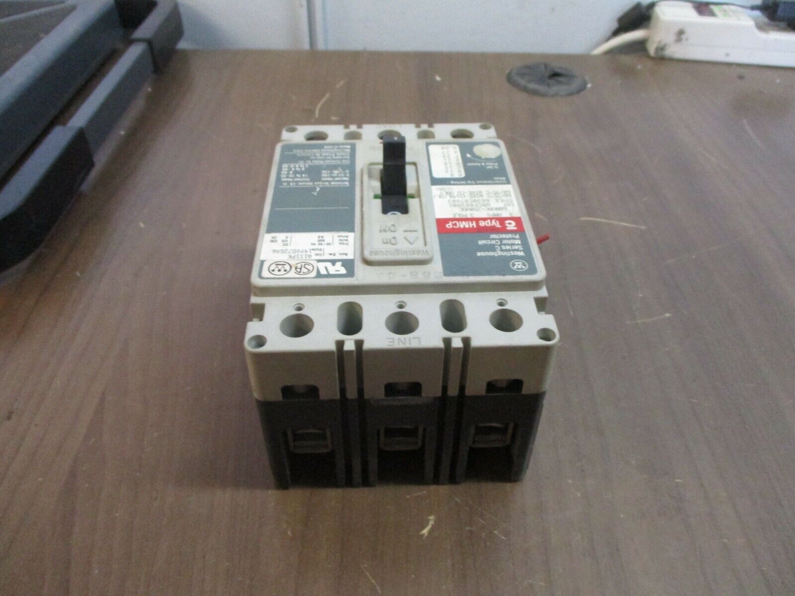 Westinghouse Circuit Breaker w/ Aux HMCP003A0C 3A 600V 3P Used