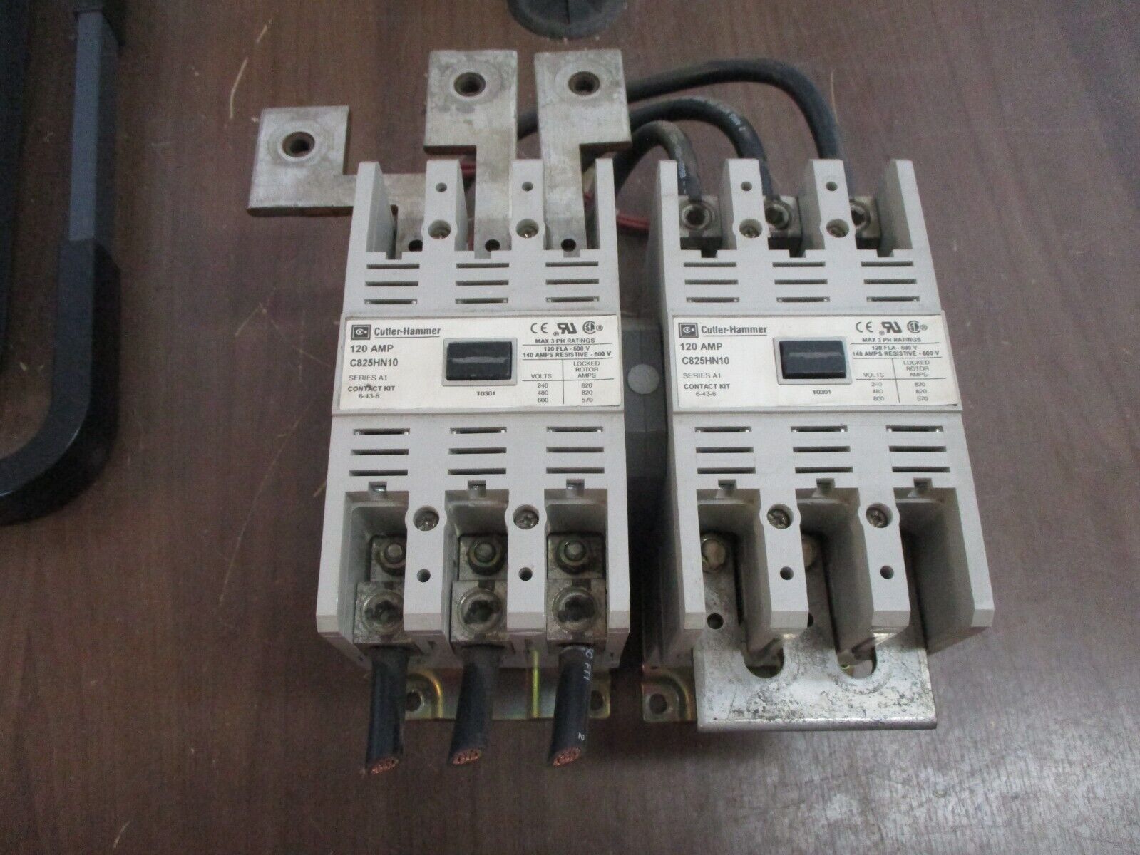 Cutler-Hammer Reversing Contactor C825HN10 Ser. A1 120V Coil 120A 600V Used