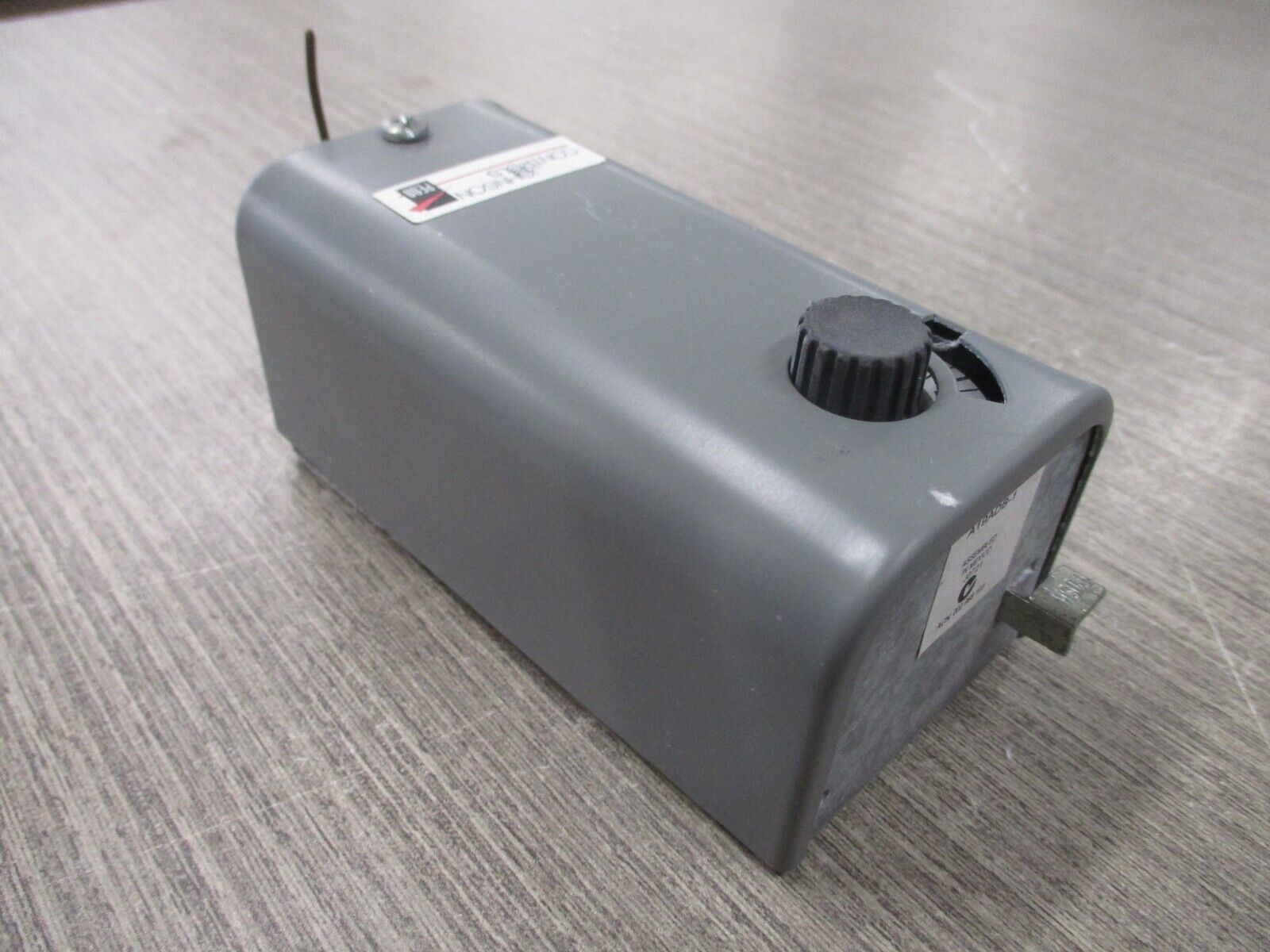 Johnson Controls Temperature Controls A19ADB-1 24/600VAC 125VA Used