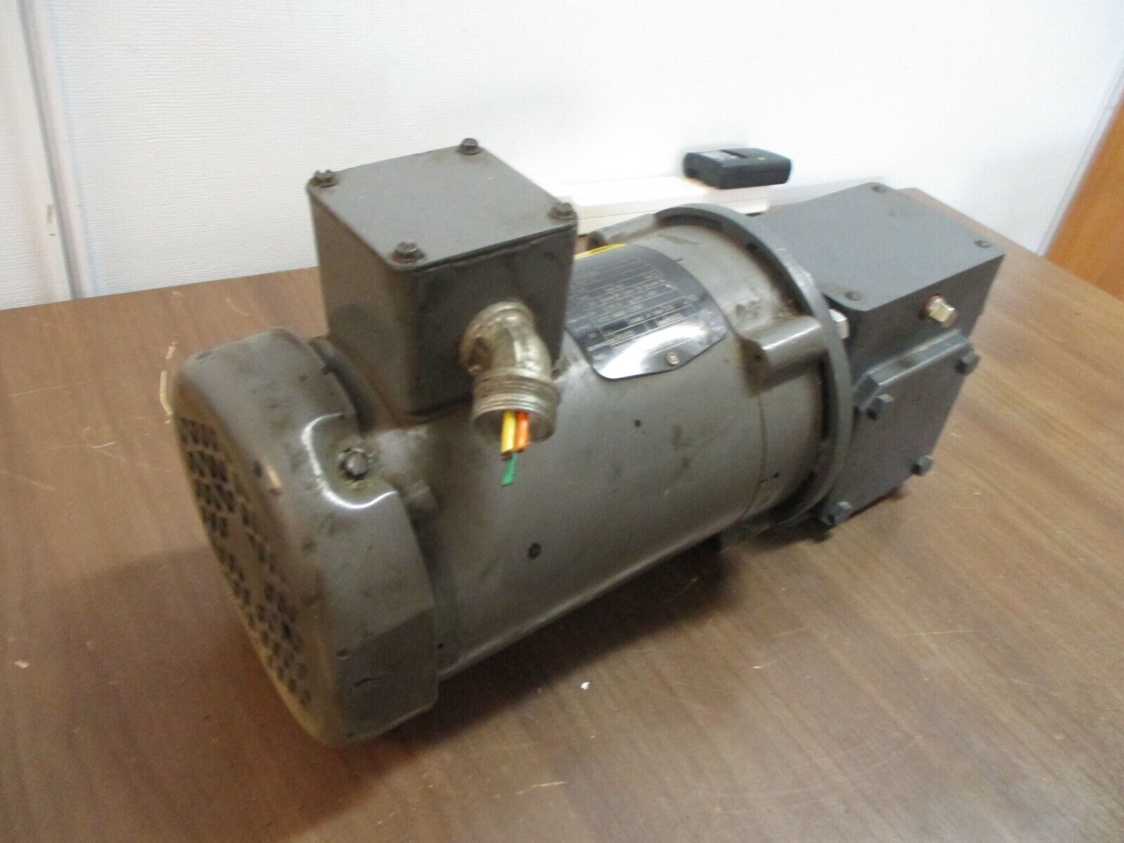 Baldor Gear Motor VM3542 3/4HP 208-230/460V 3.2-3/1.5A 1800RPM 60Hz 3Ph Used