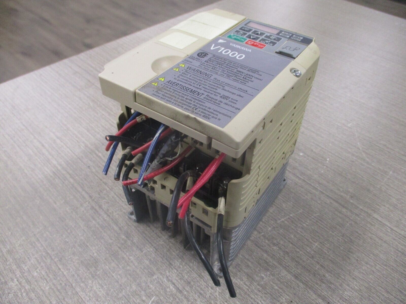 Yaskawa V1000 AC Drive CIMR-VU4A0005FAA Rev.D 3HP 3Ph Input: Output: Used