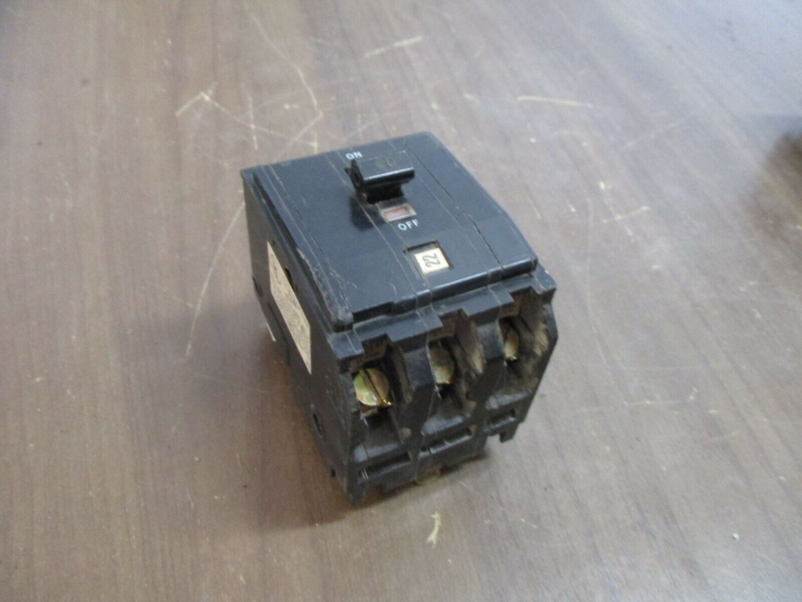 Square D Clip-On Circuit Breaker QO320 20A 240V 3P Used