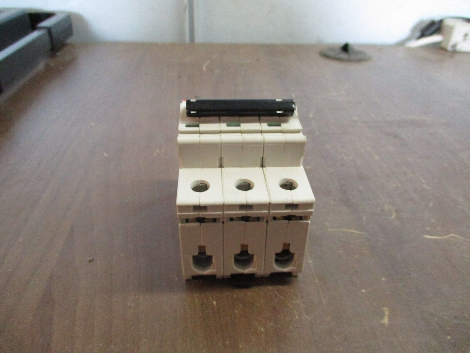 ABB Circuit Breaker S 283 K 20A 20A 277/480V 3P Used