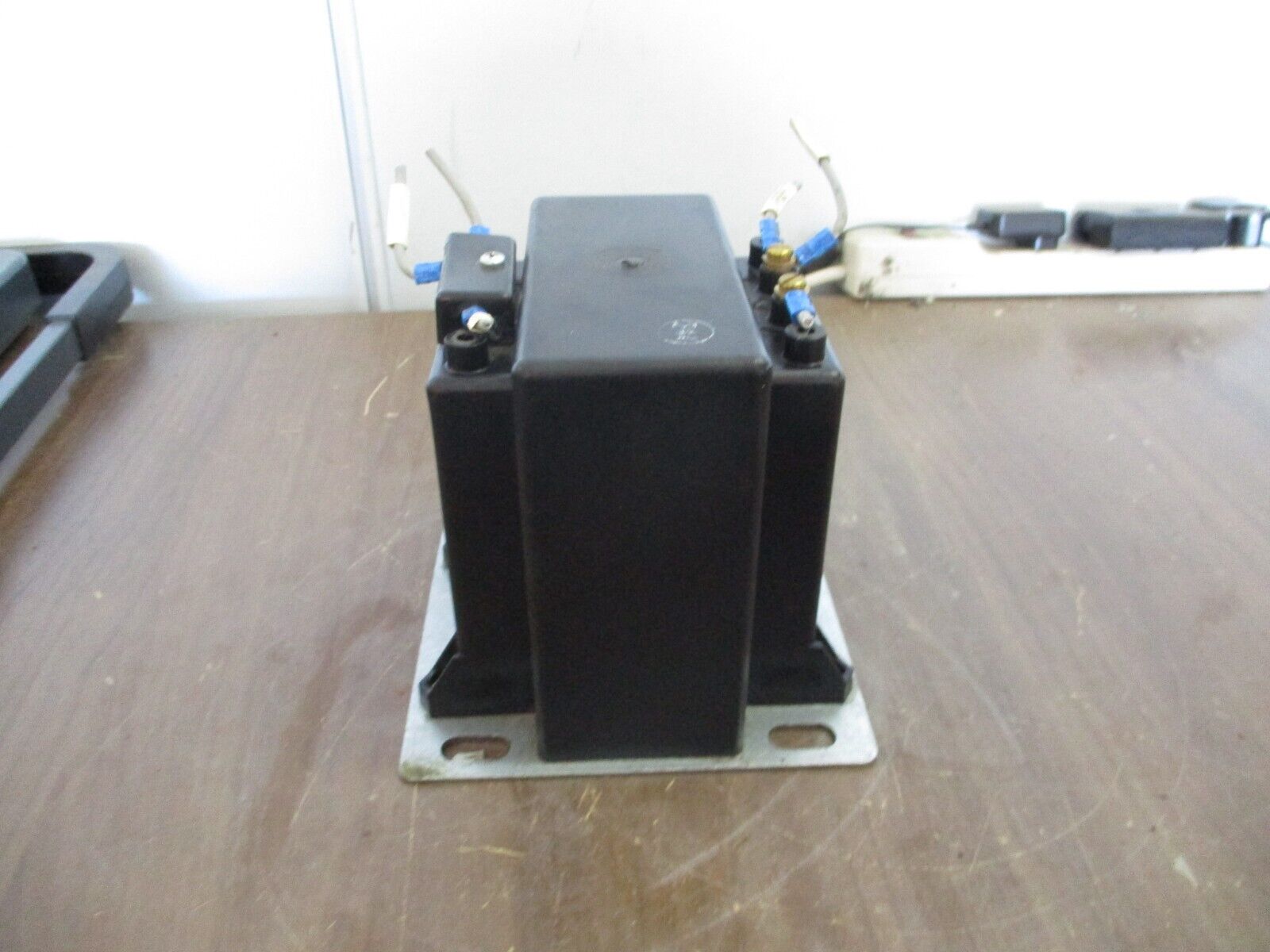 Instrument Transformers Potential Transformer 456-480 Pri: 480V Ratio 4:1 60Hz