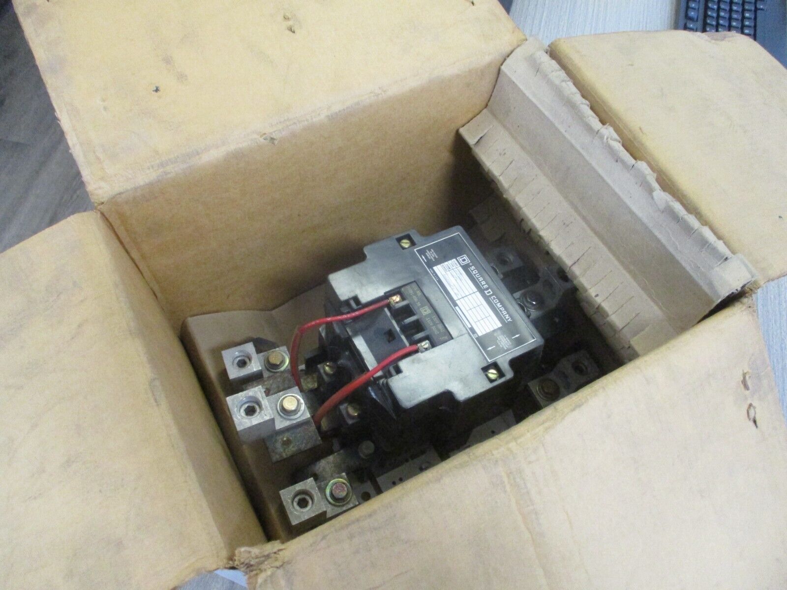 Square D Contactor 8910 SYD-230 Y157-1 Ser. A 120V Coil *New Surplus*