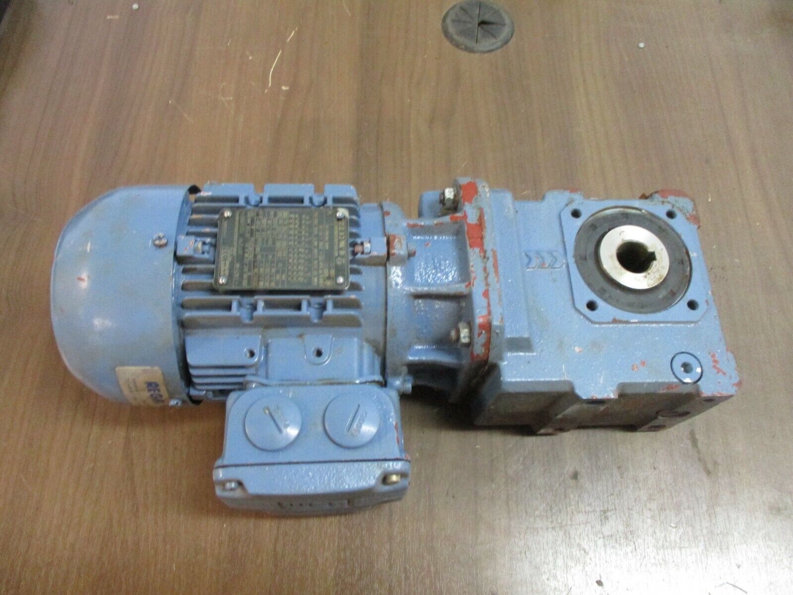 Watt Drive Gearmotor 1021038314 0.33HP 1800RPM 460V 1.43/0.825A 60Hz Used