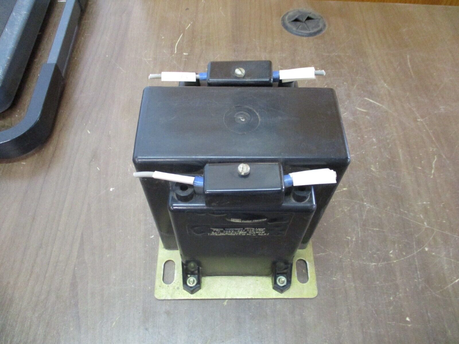 Cutler-Hammer Potential Transformer 456-288 Pri: 288V Ratio 2.4:1 500VA 60Hz