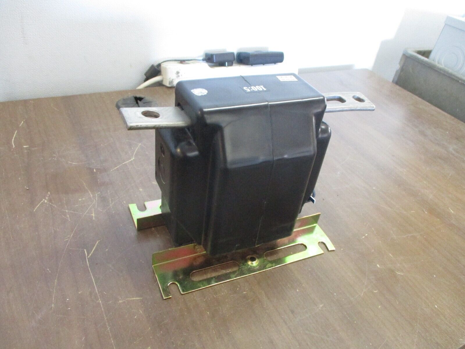 Crompton Instruments Current Transformer CT3-60 Ratio 100:5A 5kV Class 60kV BIL