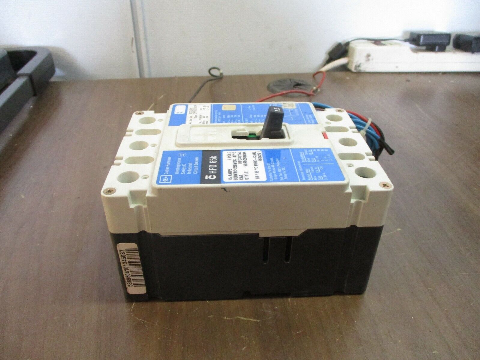 Cutler-Hammer / Westinghouse HFD 65K Circuit Breaker w/ Aux HFD3015L 15A 600V 3P