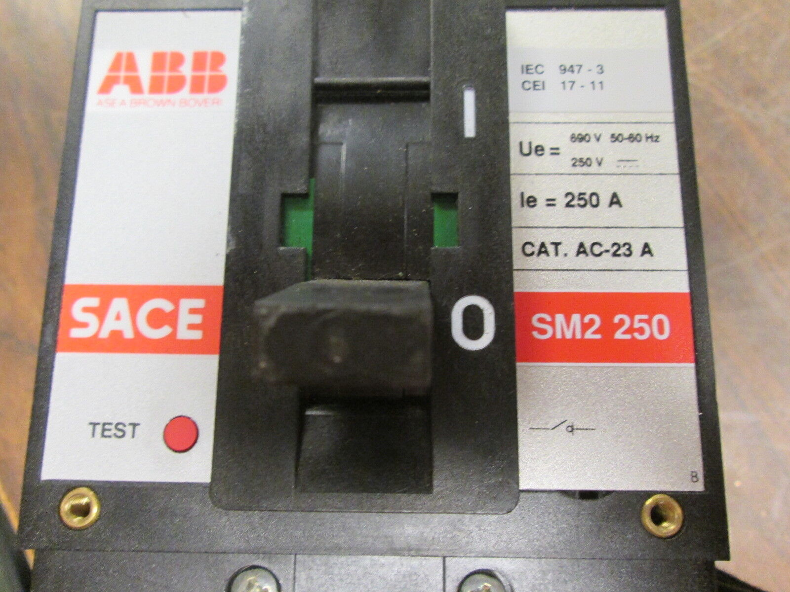 ABB Sace SM2 250 Circuit Breaker AC-23A 250A 690V 50/60Hz 3P Used