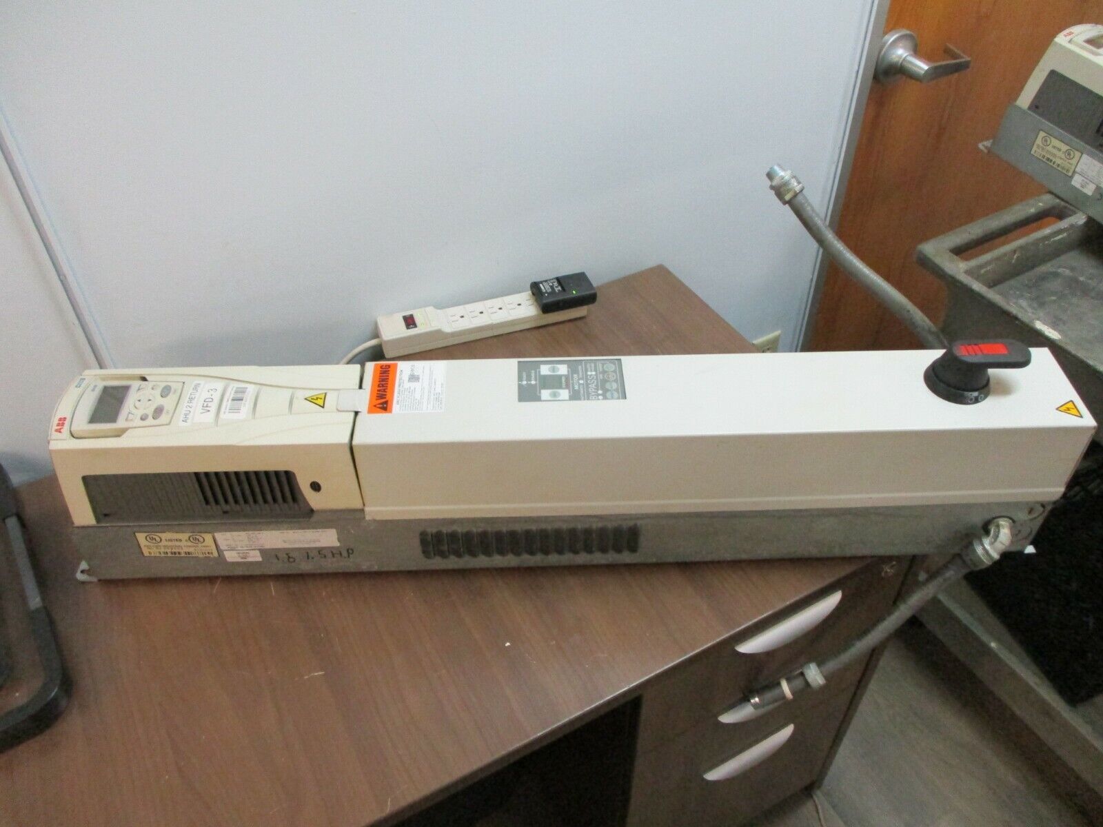 ABB ACH550 AC Drive w/Bypass ACH550-VD-06A6-2+F267 1.5HP w/Keypad Used