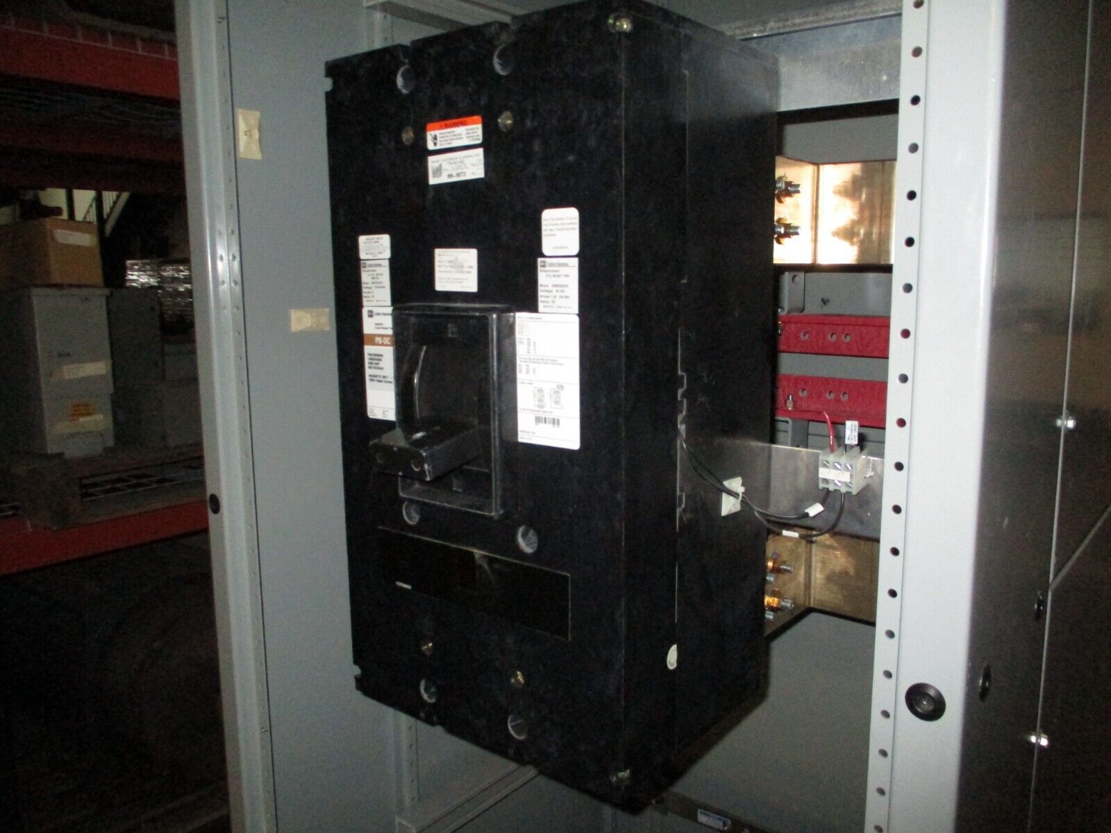 Cutler-Hammer Enclosed DC Circuit Breaker PBDC32000W 2000A 600VDC Used