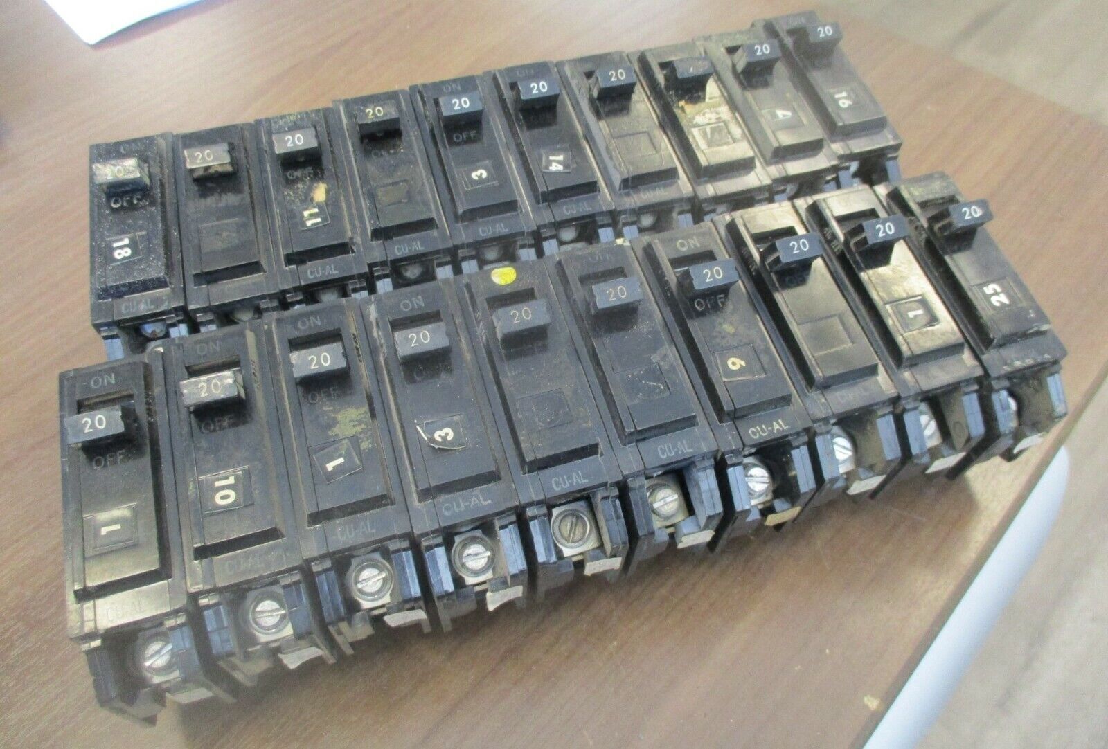 GE Bolt-On Circuit Breaker TQB1120 20A 120/240V 1P *Lot of 20* Used