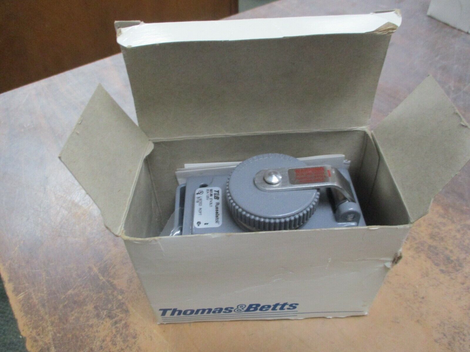 Russellstoll Receptacle 3743U1 20A 125V 2W 3P New Surplus