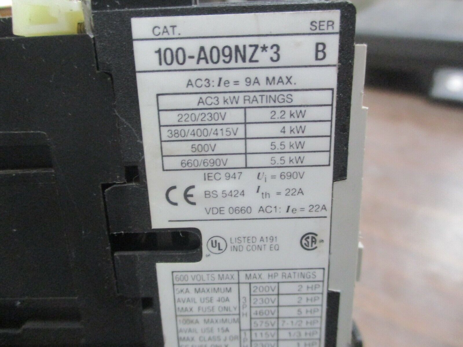 Allen-Bradley Starter 100-A09NZ*3/193-A2C1 24VDC Coil 9A 600V Trip: 0.32-1.0A