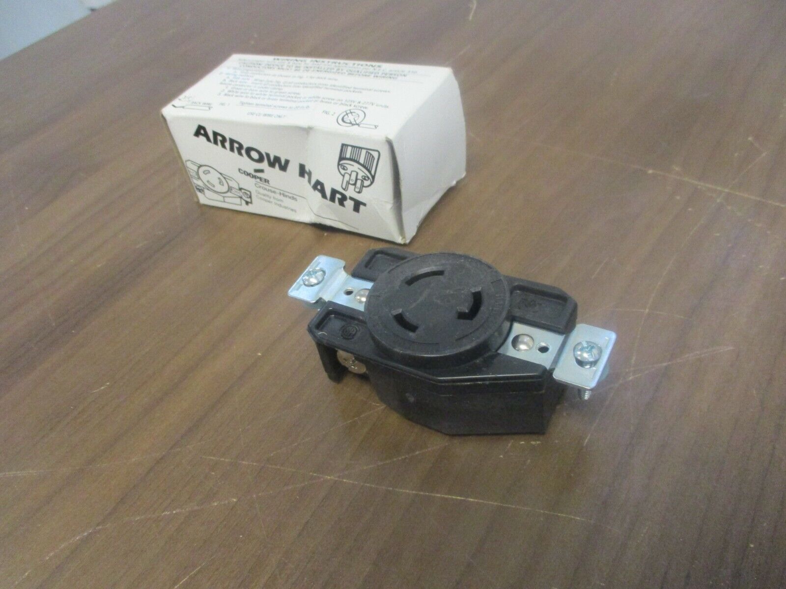 Arrow Hart Locking Receptacle AH6200 20A 125V 2P 3W New Surplus