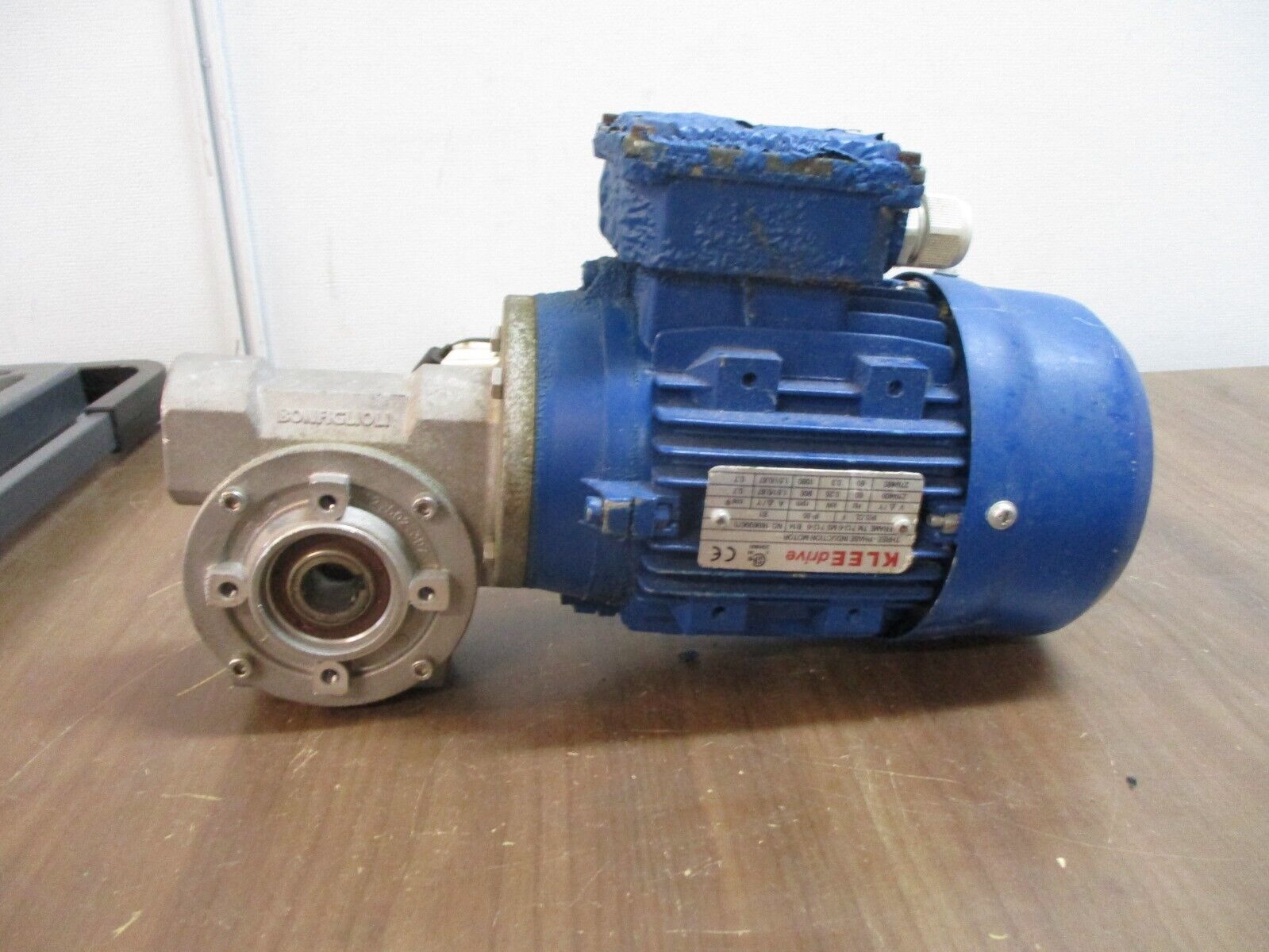 KLEE drive Gearmotor 160600670 0.3kW 1080RPM 276/480V 1.51/0.87A 60Hz Used