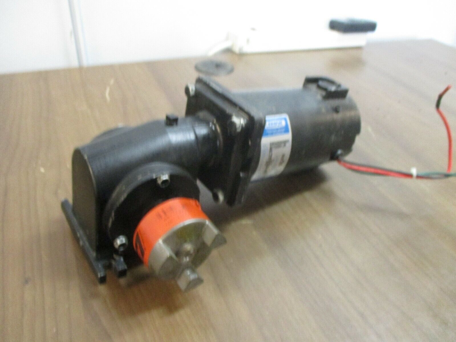 Leeson DC Gearmotor M1135041.00 Model #: CM34D25NZ9C 1/8HP Ratio. 3:1 90V 1.4A