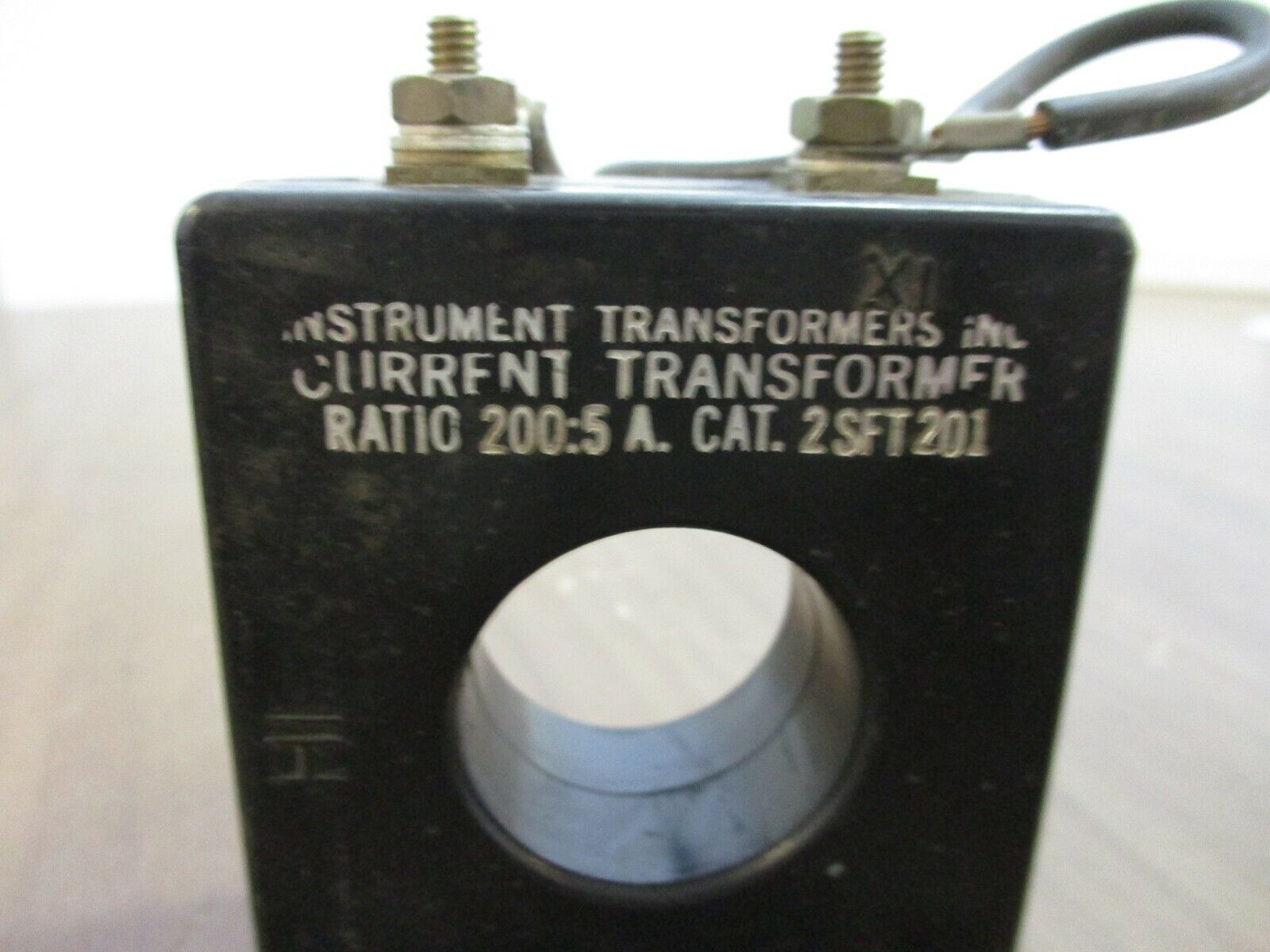 Instrument Transformers Current Transformer 2SFT201 Ratio: 200:5A Used