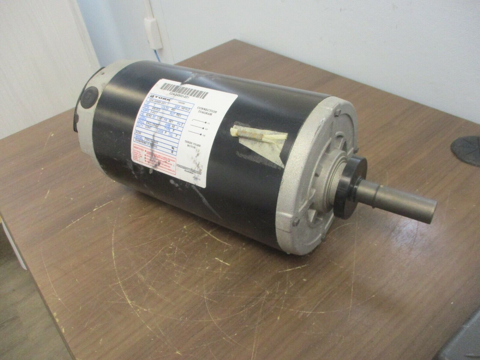 YORK AC Motor P56C64A50 2HP 690/820RPM FR:56Y ENCL:Enclosed 460V 3.4/3.7A Used